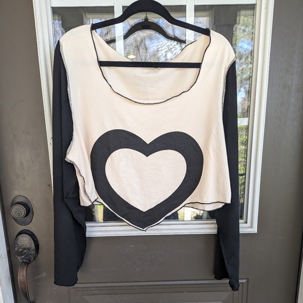 SHEIN Curve Heart crop top long sleeves
